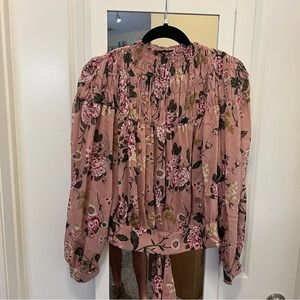 🛍️Bardot Pink Floral Smocked Blouse🛍️